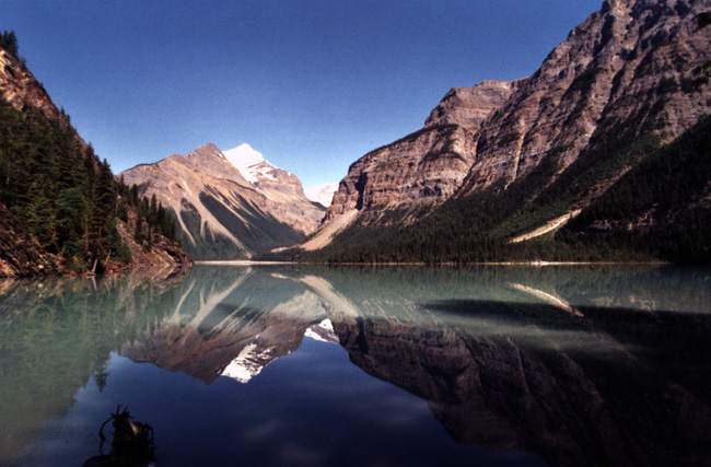 Kinney Lake am Fuße von Mount Robson