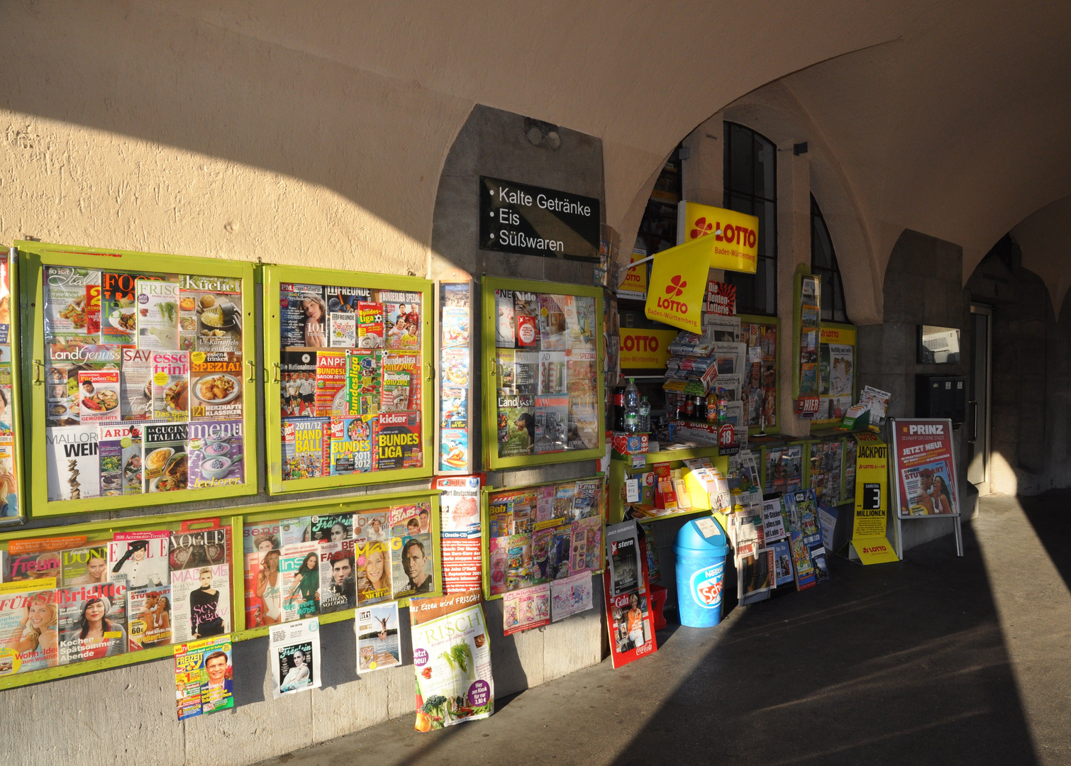 Kiosk an der Markthalle...so bunt