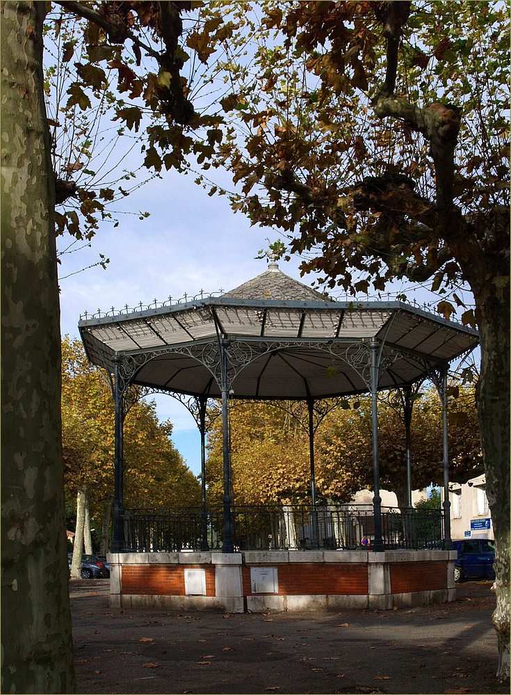 Kiosque en automne - Kiosk im Herbst