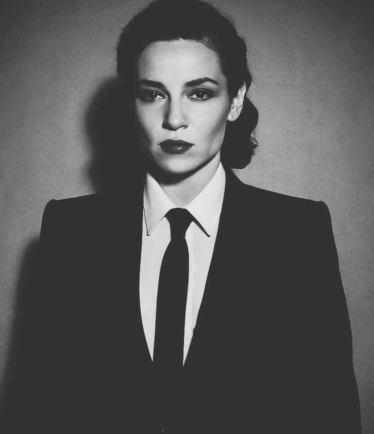 Kira in schwarzweiß Foto & Bild | portrait, mensch Bilder auf fotocommunity Kira in schwarzweiß Foto & Bild | portrait, mensch Bilder auf fotocommunity