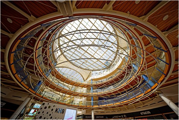 Kirchberg Shopping Durchblick 