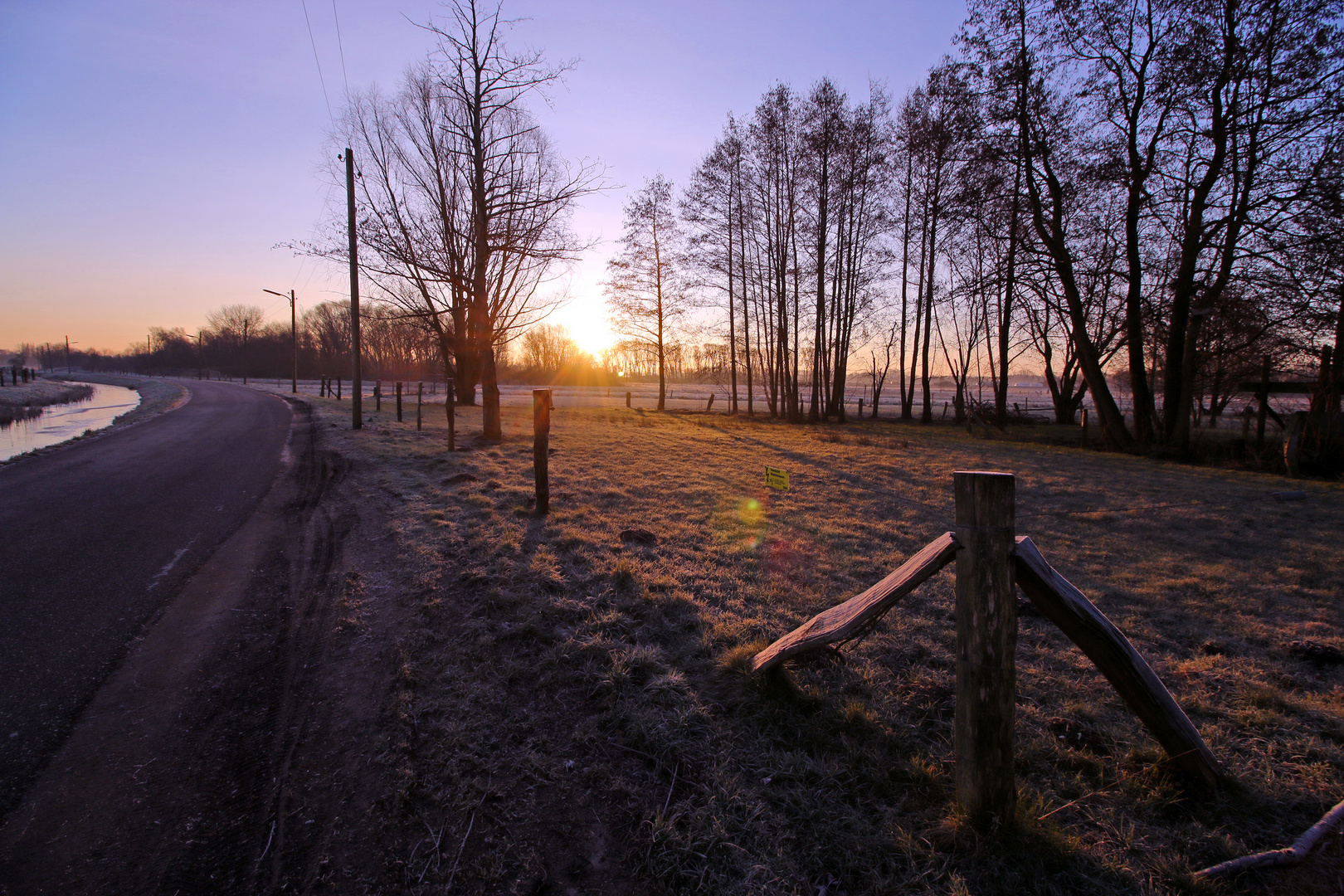 Kirchdorf am Morgen