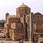 Kirche Agia Kiriaki Chrysopolitissa mit der Paulussäule 1