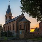 Kirche am Abend ...