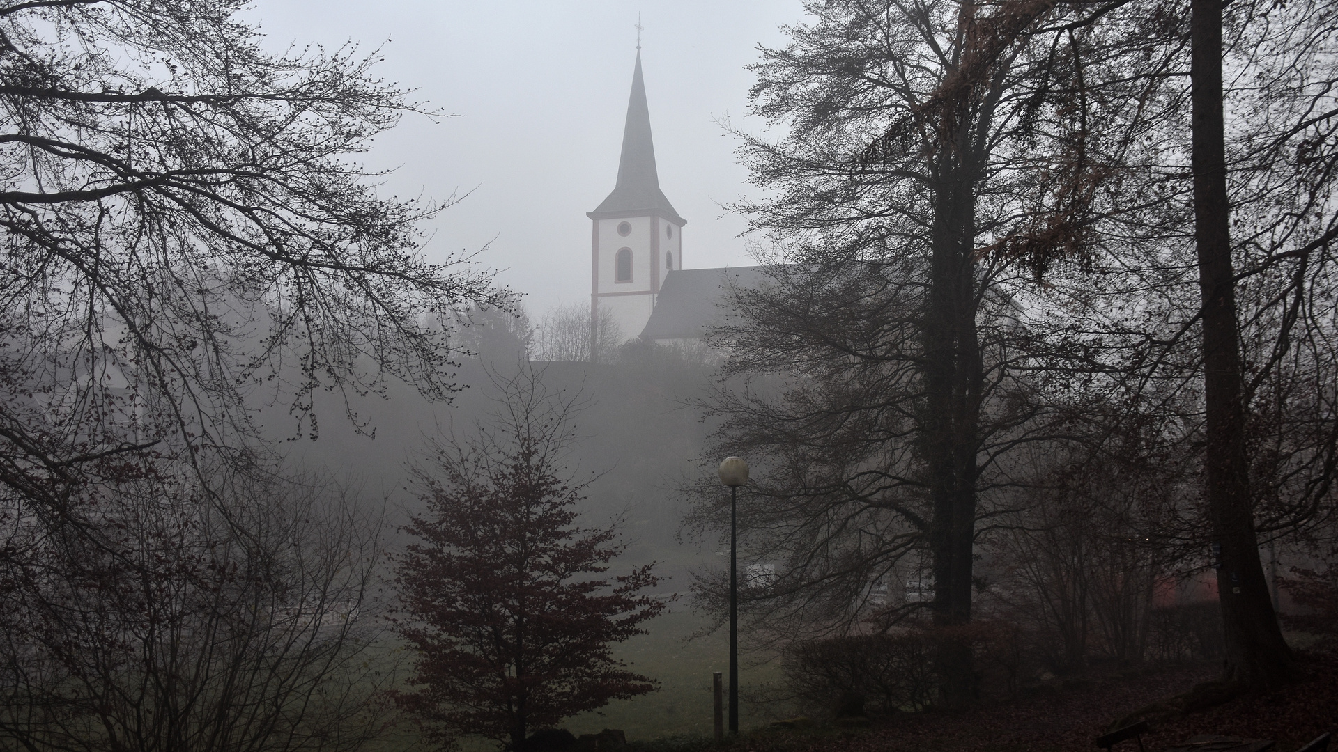 Kirche am Ende des Weges (02)