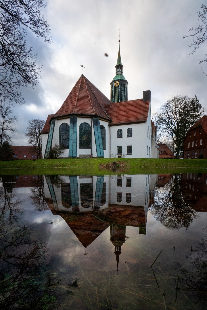 Kirche am Hochwasser