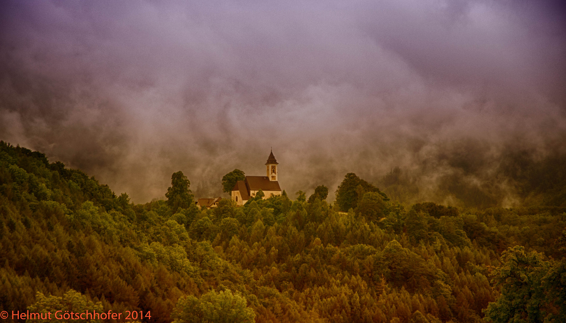 Kirche am Hügel