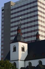Kirche am Lufthansagebäude in Köln