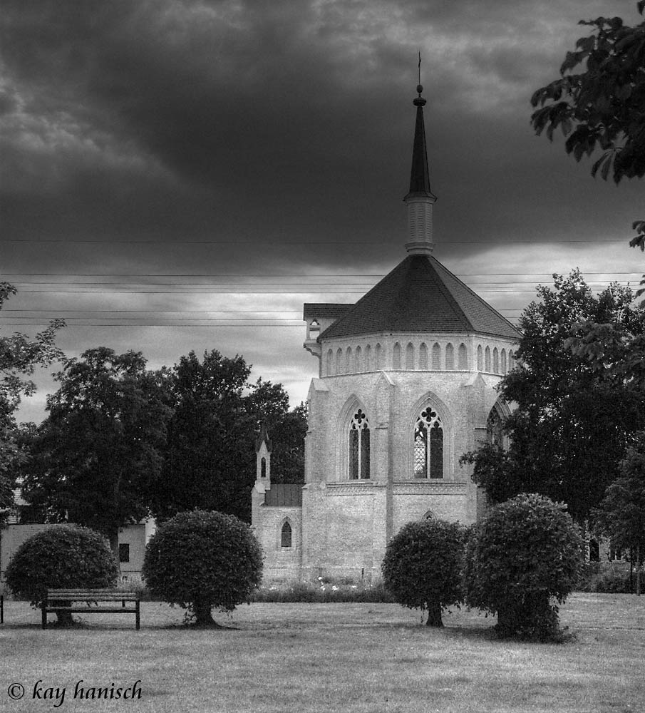 Kirche am Neuendorfer Anger (1)