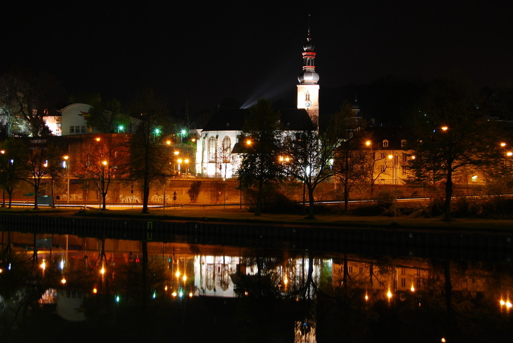 Kirche am Schloss bei Nacht