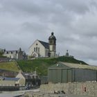 Kirche am Strand von Schottland 