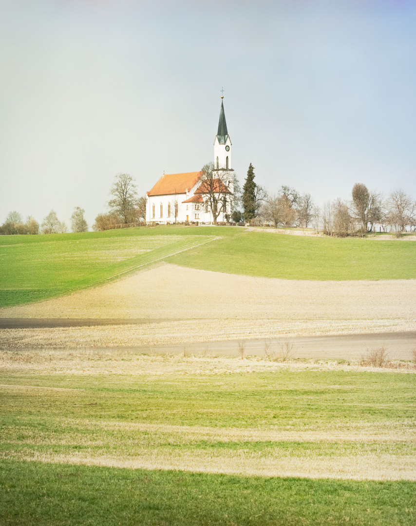 Kirche auf dem Feld