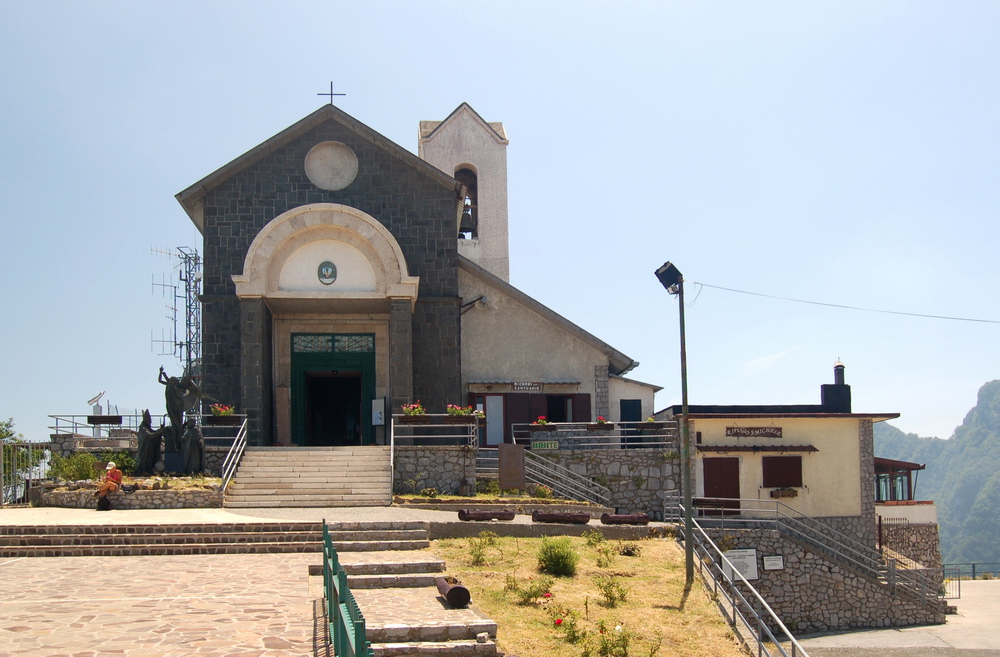 Kirche auf dem Monte Faito