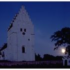 Kirche auf Mon bei Mondschein