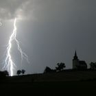 Kirche bei Gewitter