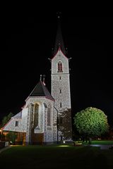 Kirche bei Nacht