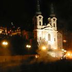 Kirche bei Nacht