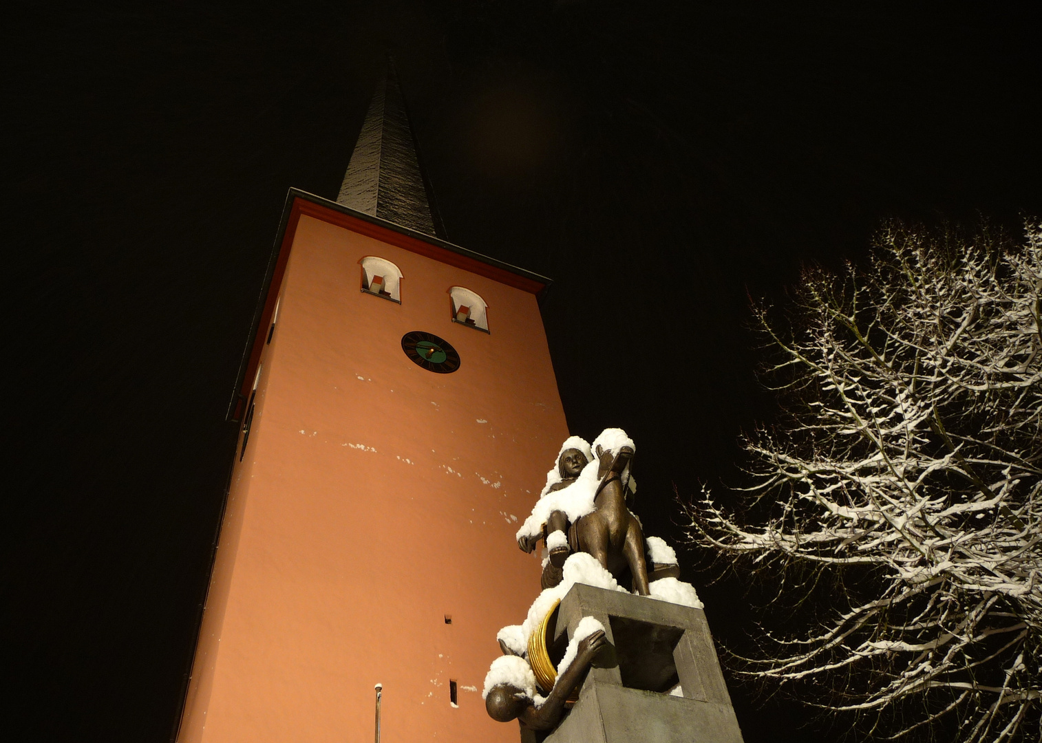 Kirche bei Nacht