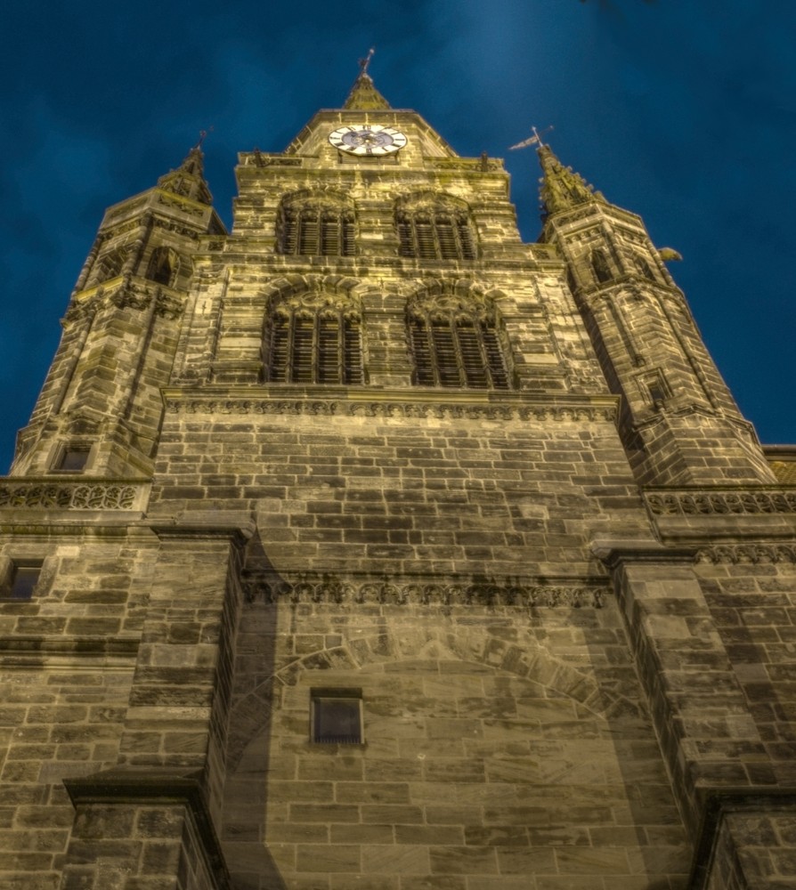 Kirche bei Nacht