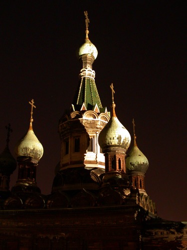 Kirche bei Nacht