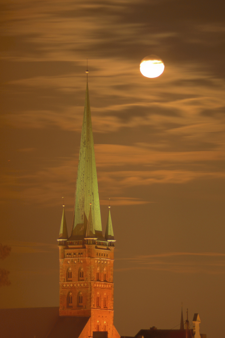 Kirche bei Nacht