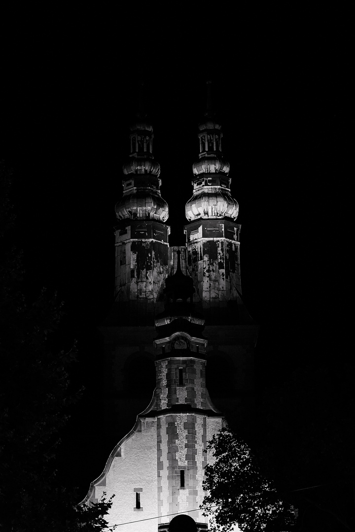 Kirche bei Nacht