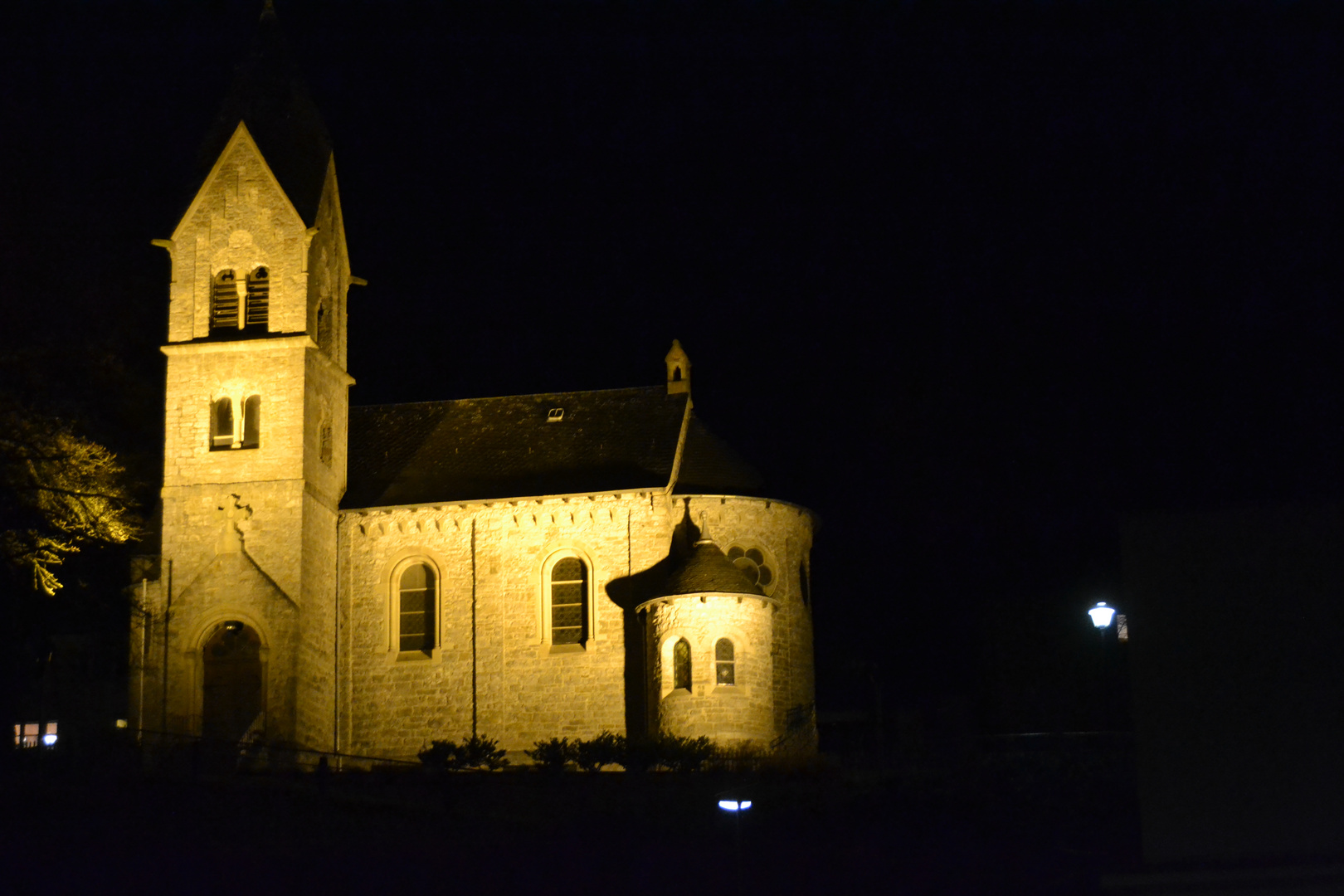 Kirche bei Nacht Foto & Bild | architektur, sakralbauten