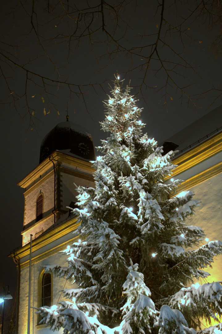 Kirche bei nacht (Verl)