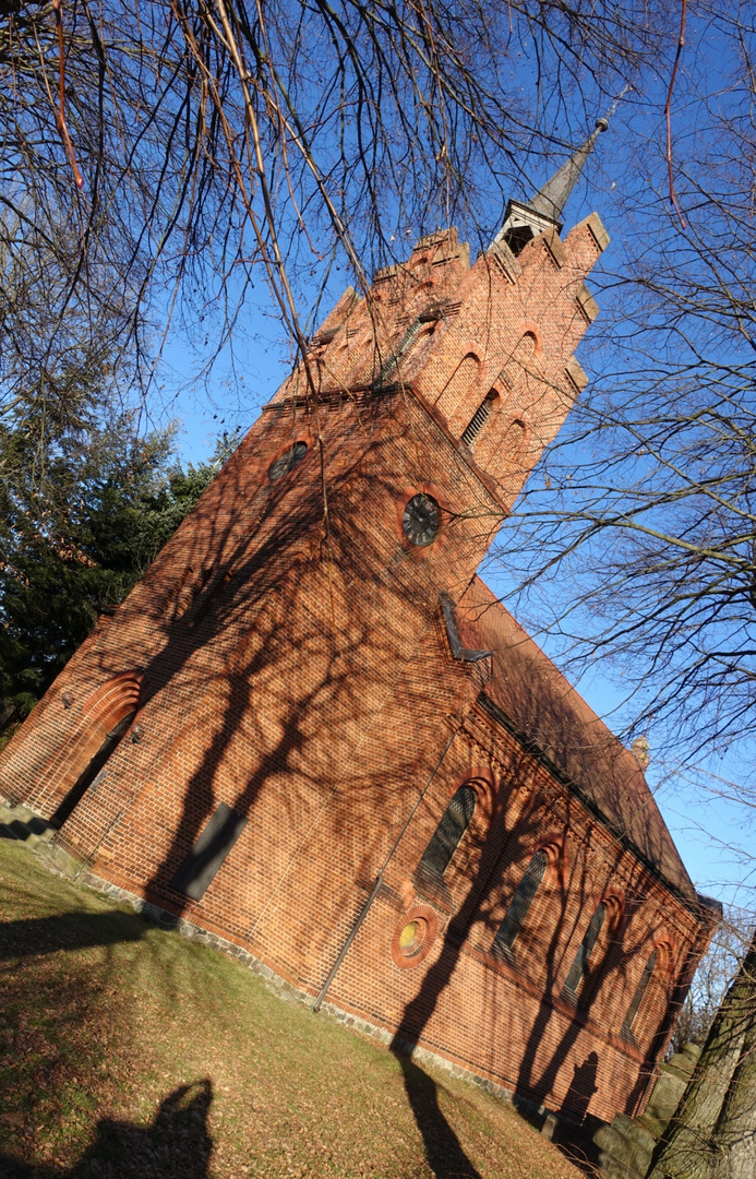 Kirche bei Sonne :-) 