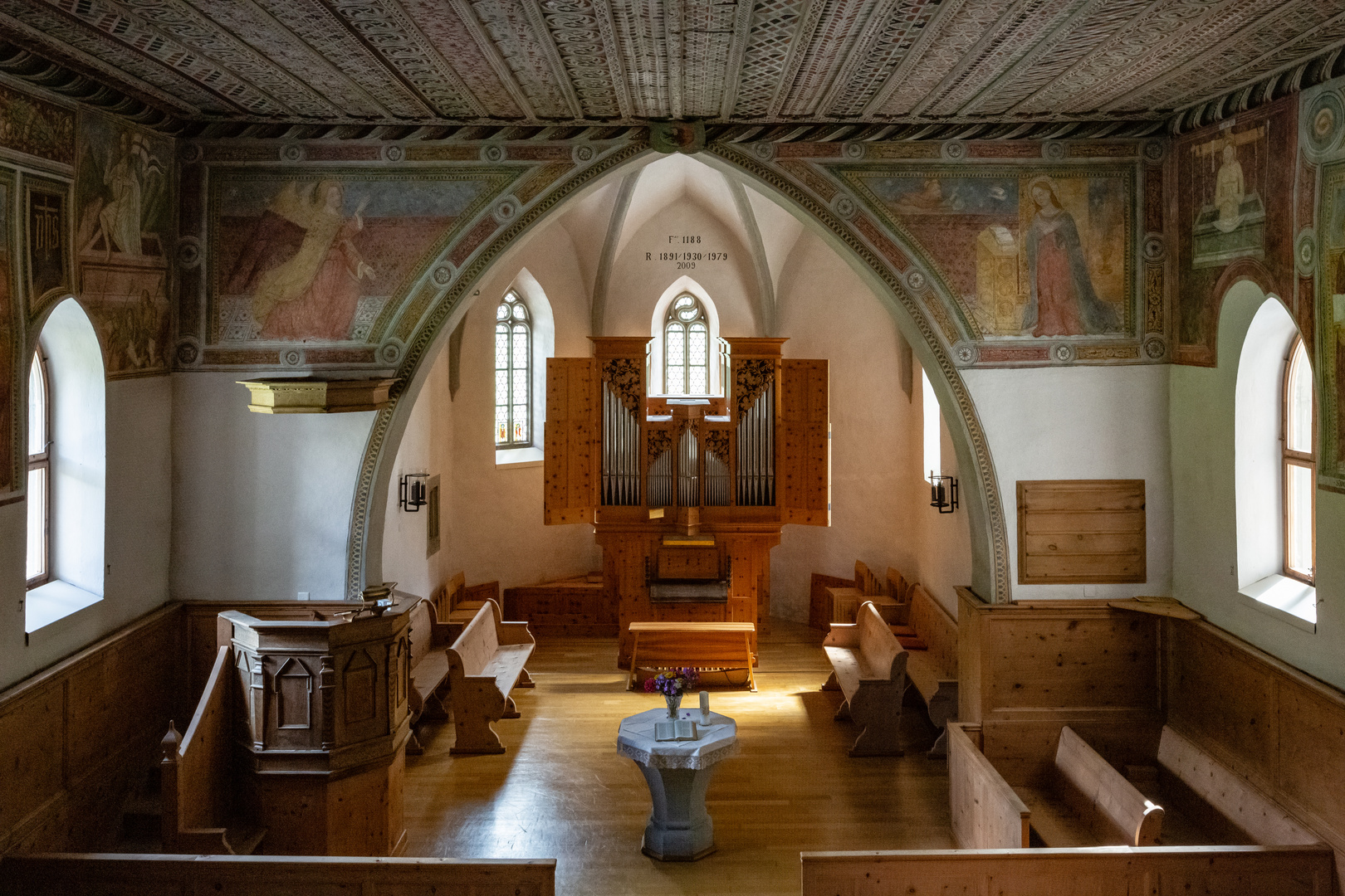 Kirche Bergün: Schiff und Chor