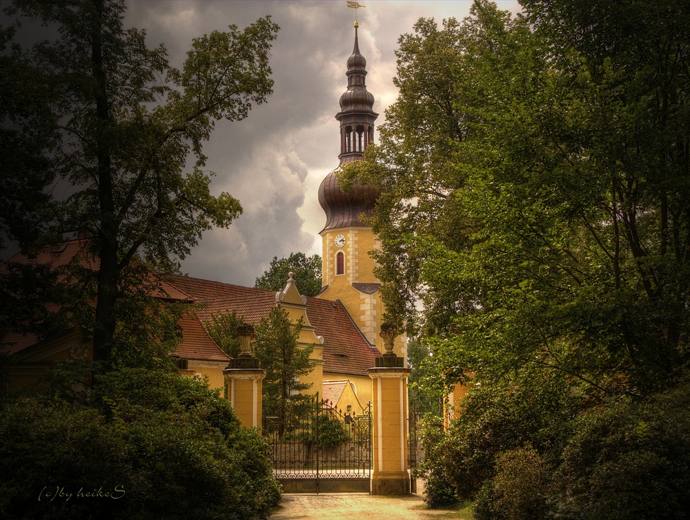 Kirche der Gemeinde Neschwitz (sorbisch: Njeswacidlo)