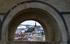 Kirche durch Bogen 2