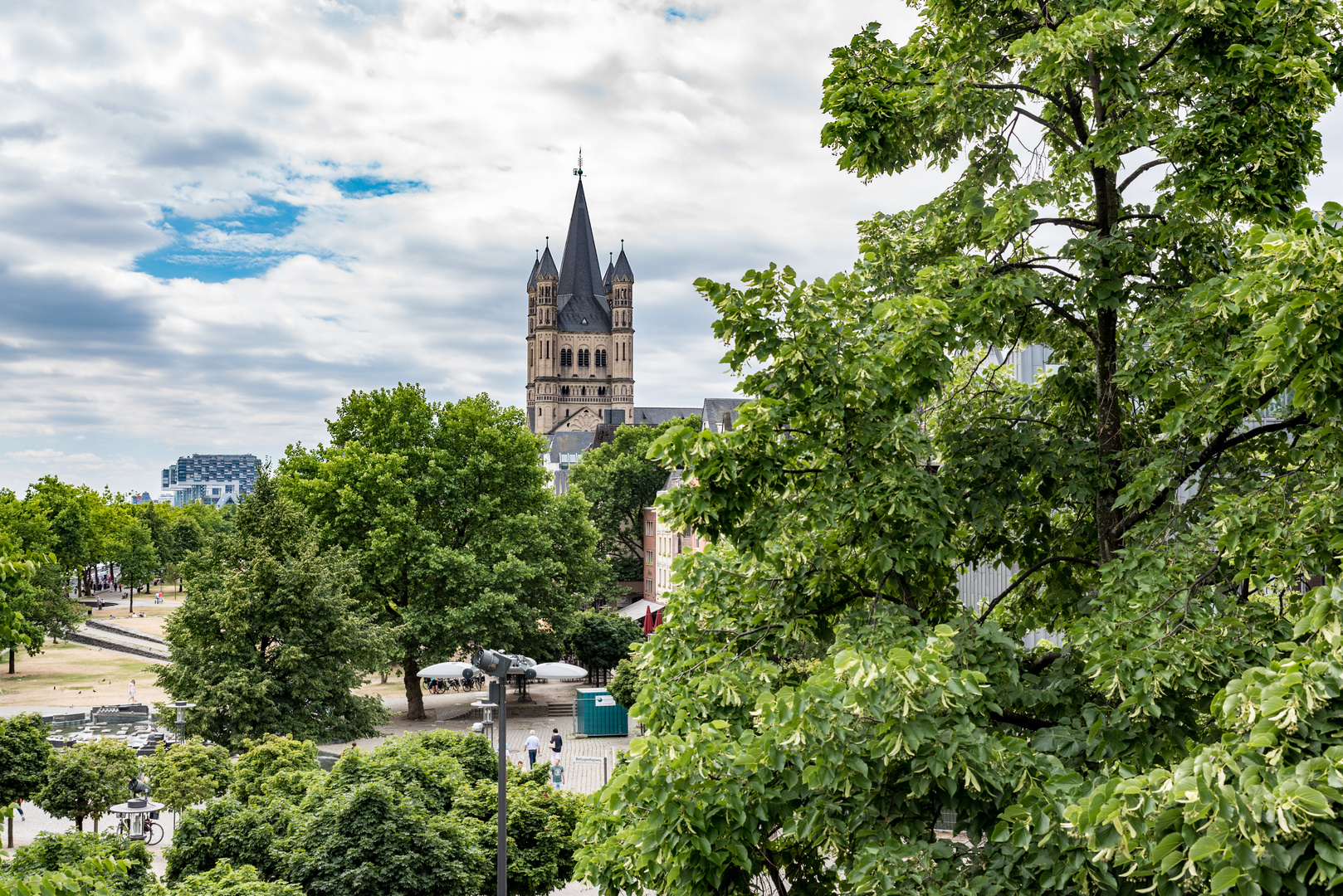 Kirche Groß St. Martin am Rheinufer in Köln 