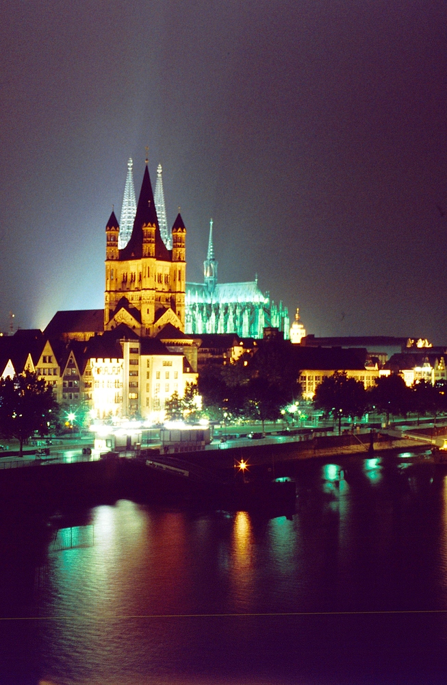 Kirche Gross St.Martin vor dem Kölner Dom