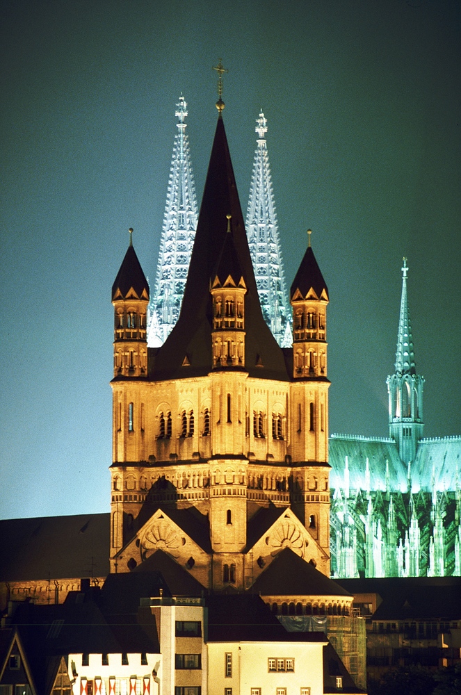 Kirche Gross St.Martin vor dem Kölner Dom