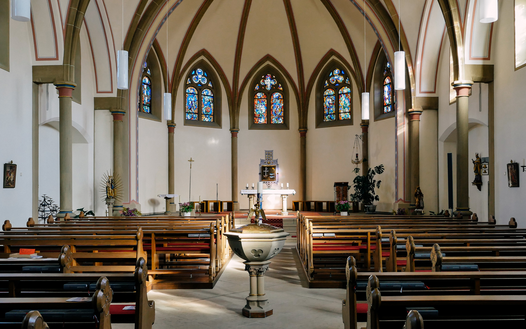 Kirche Haßmersheim Neckar 2016