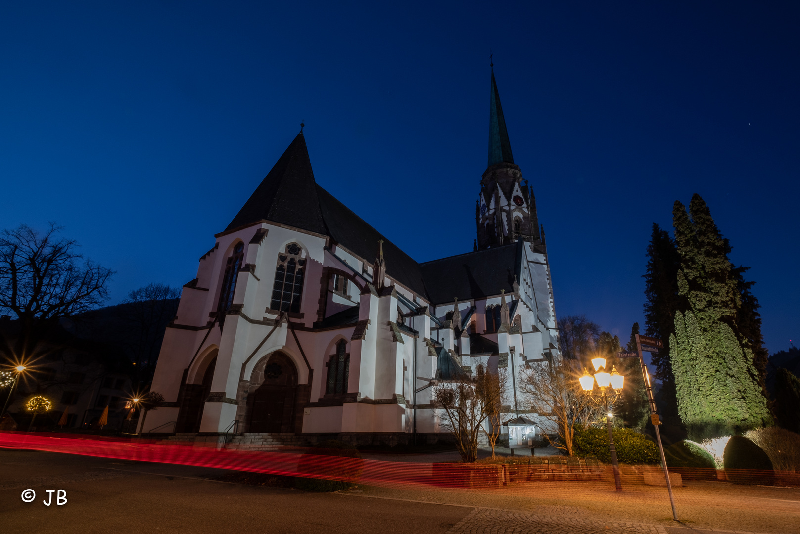 Kirche im Abendlicht