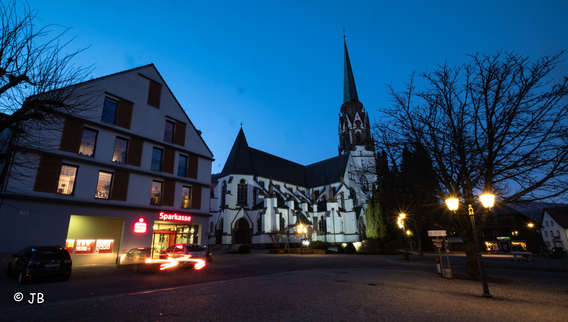 Kirche im Abendlicht