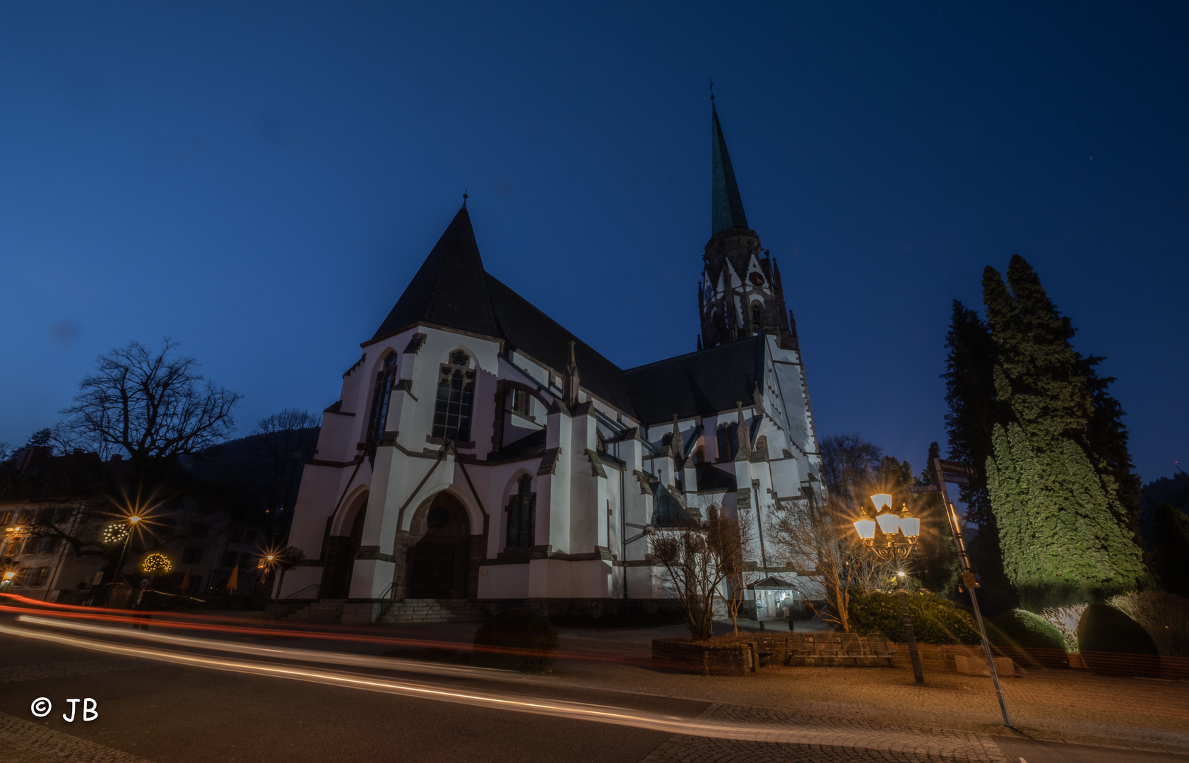 Kirche im Abendlicht