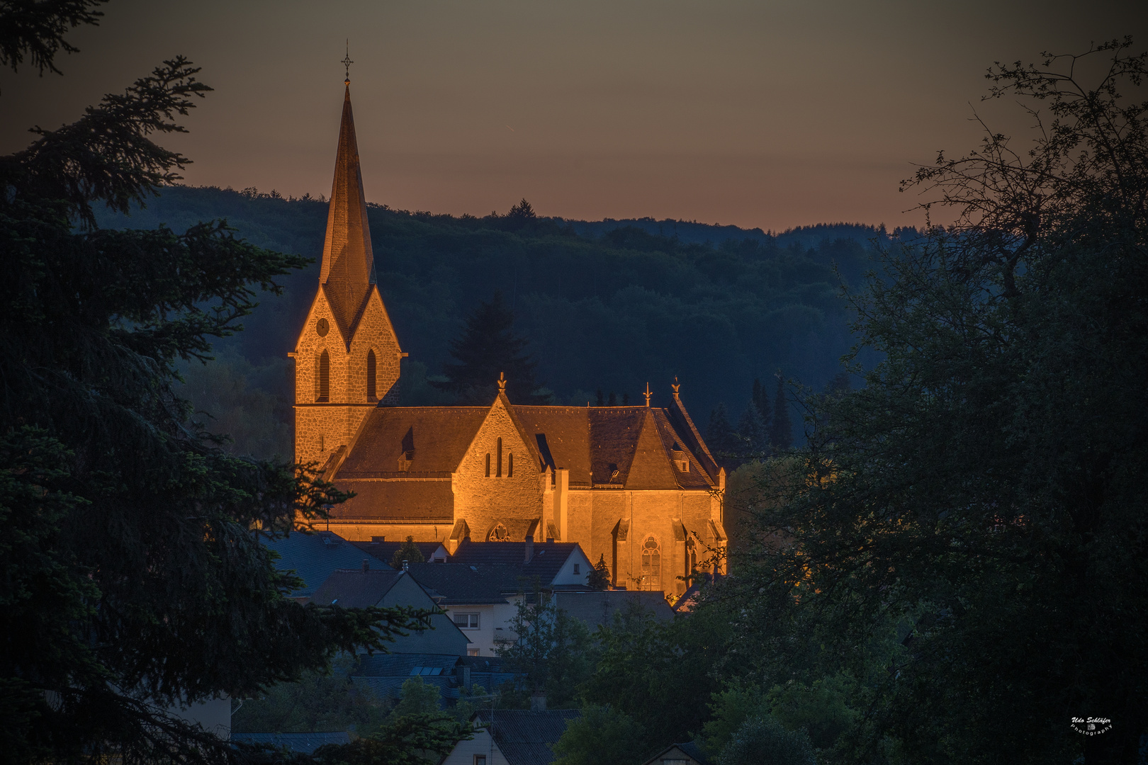 Kirche im Dorf