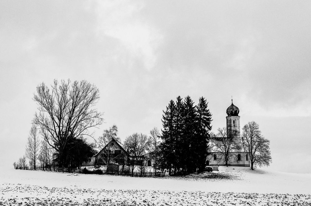 Kirche im Dorf