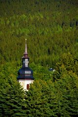 Kirche im Dorf lassen