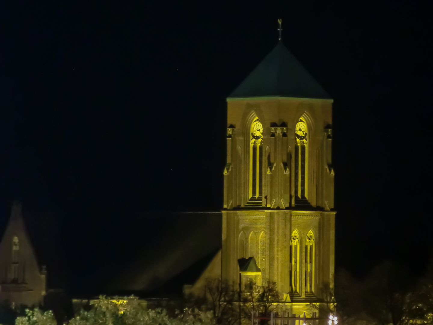Kirche im Dunkeln