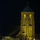 Kirche im Dunkeln