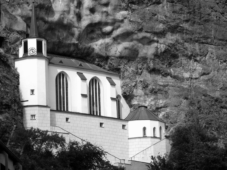 kirche im felsen