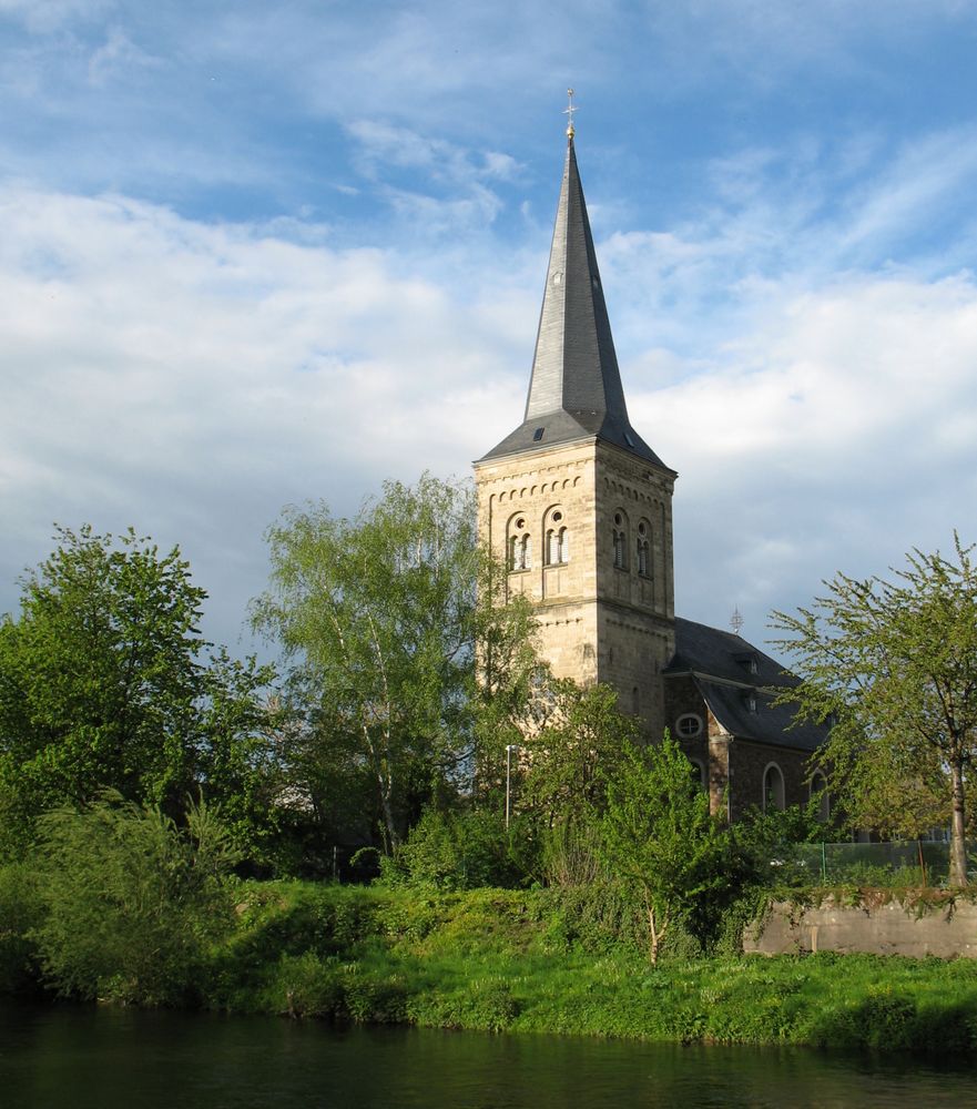 Kirche im Grünen