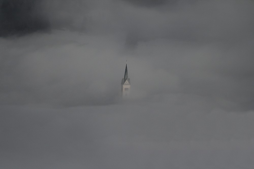 Kirche im Nebel