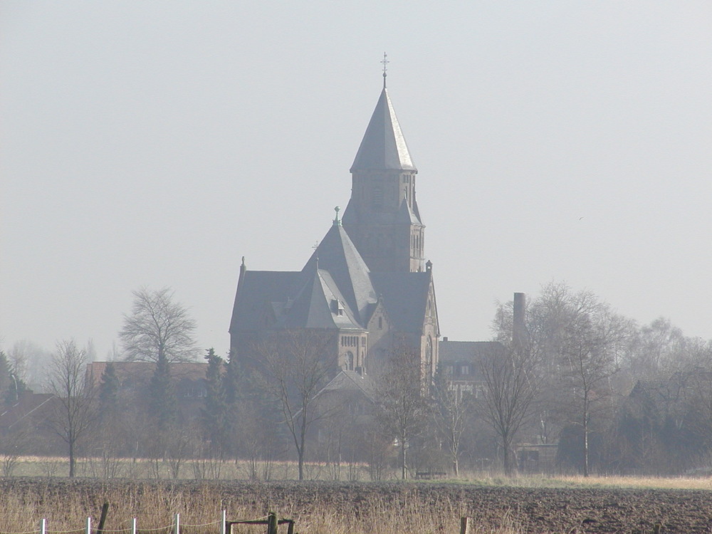 Kirche im Nebel