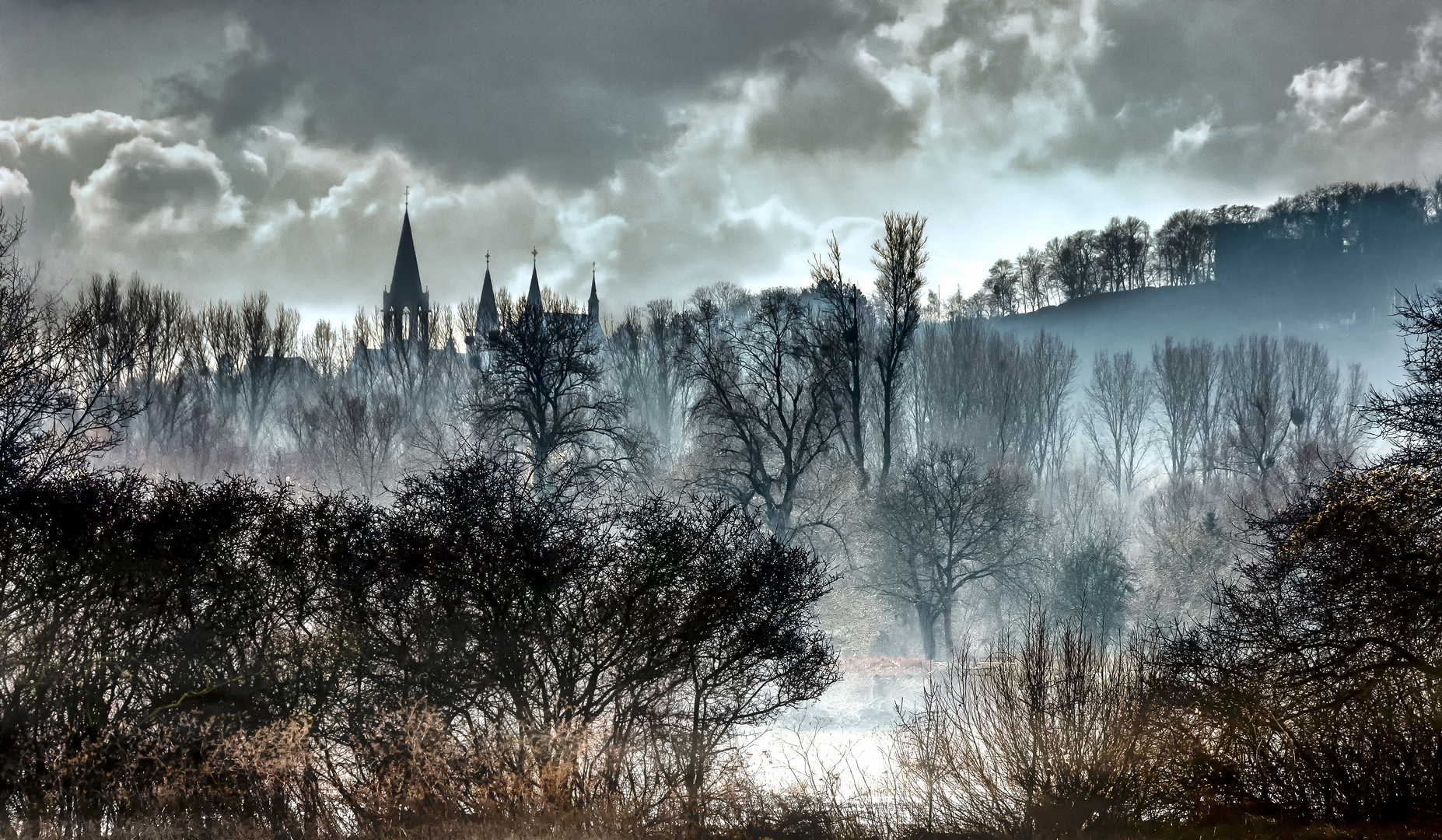 Kirche-im-Nebel