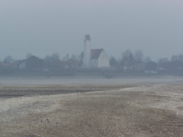 Kirche im Nebel